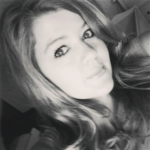 Meet your Posher, Amy - Picture 1 of 1